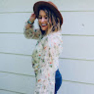 Meet your Posher, Alyson